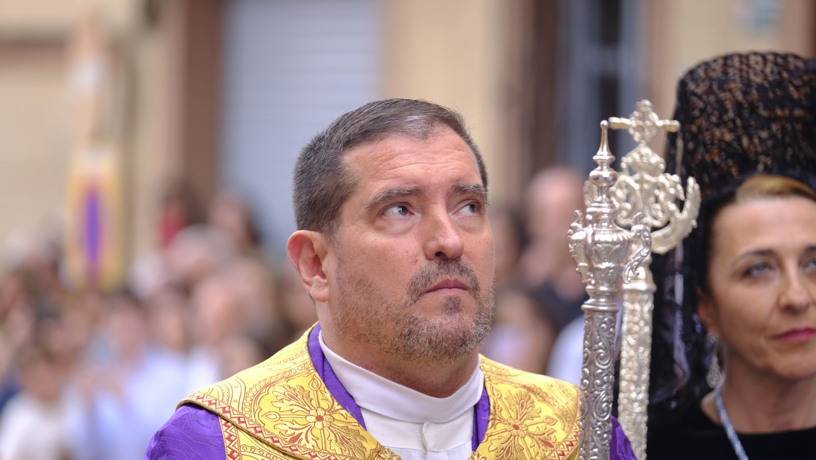 La Procesión de Los Ángeles de sobrepuso a la lluvia, en imágenes