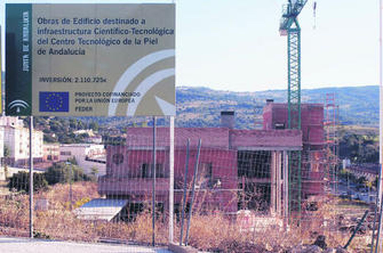 Aspecto de los trabajos para levantar la futura sede del Centro Tecnológico de la Piel de Andalucía.
