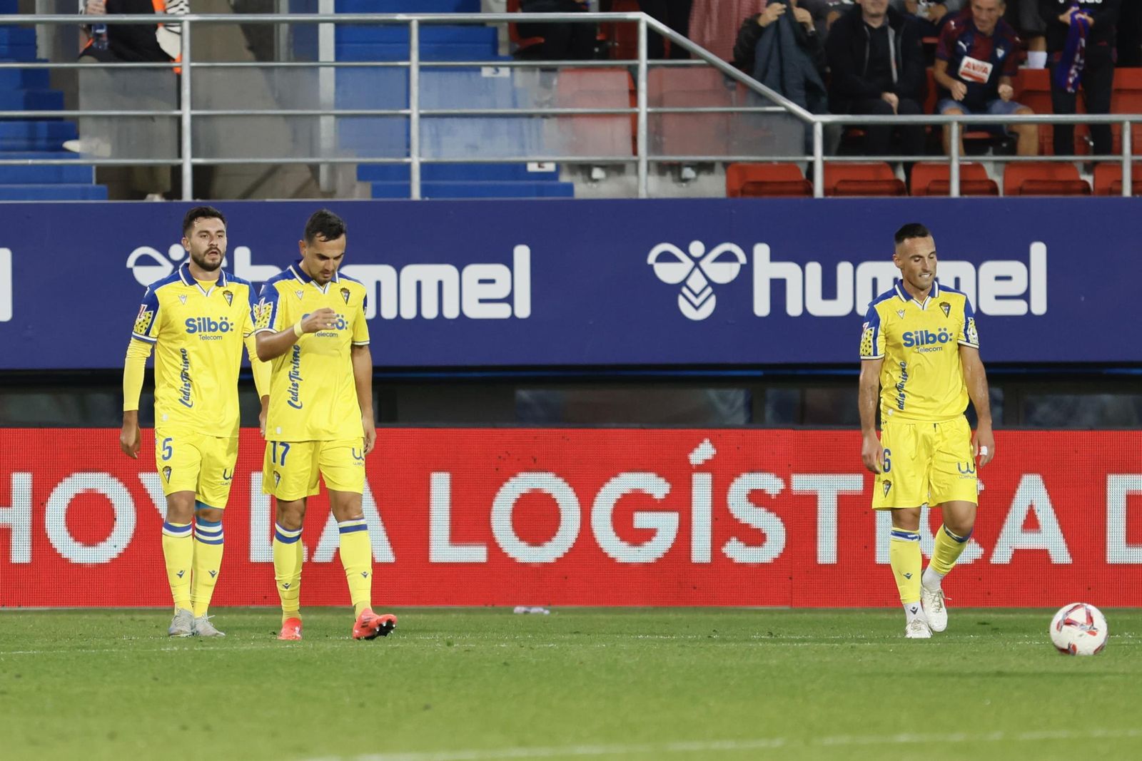 Las imágenes del partido de fútbol Éibar - Cádiz