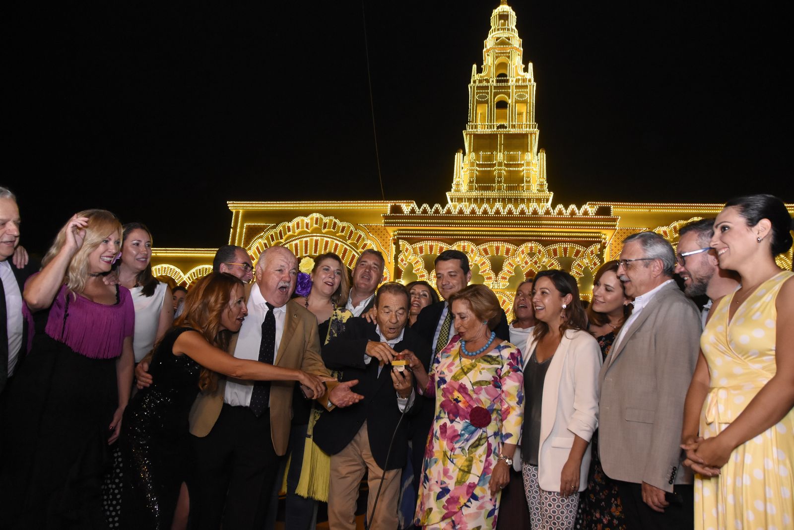 El encendido de la portada de la Feria de Córdoba, en fotografías