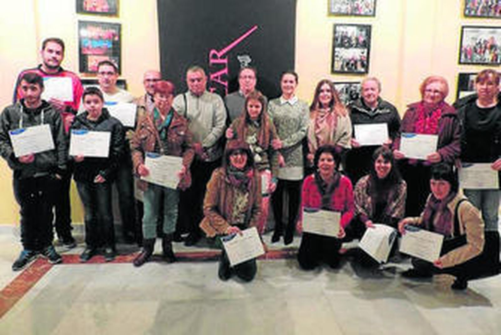 La diputada Ángeles Martínez asistió a la entrega de diplomas.