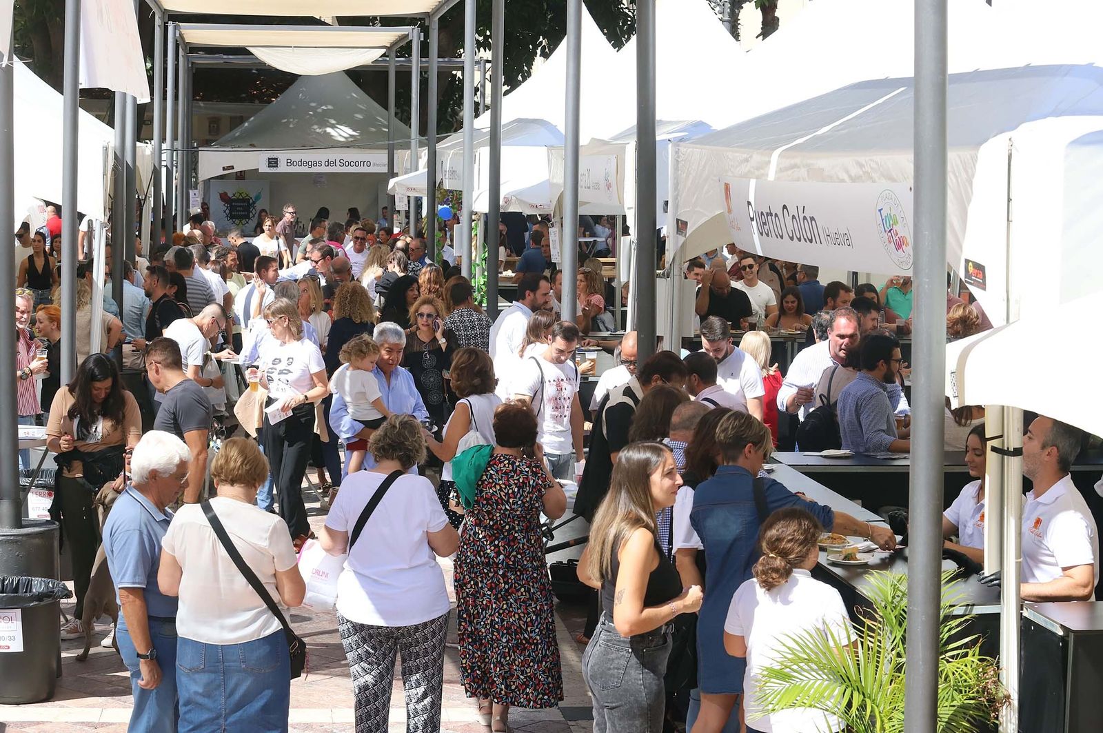 Imágenes del gran ambiente en el segundo día de la Feria de la Tapa