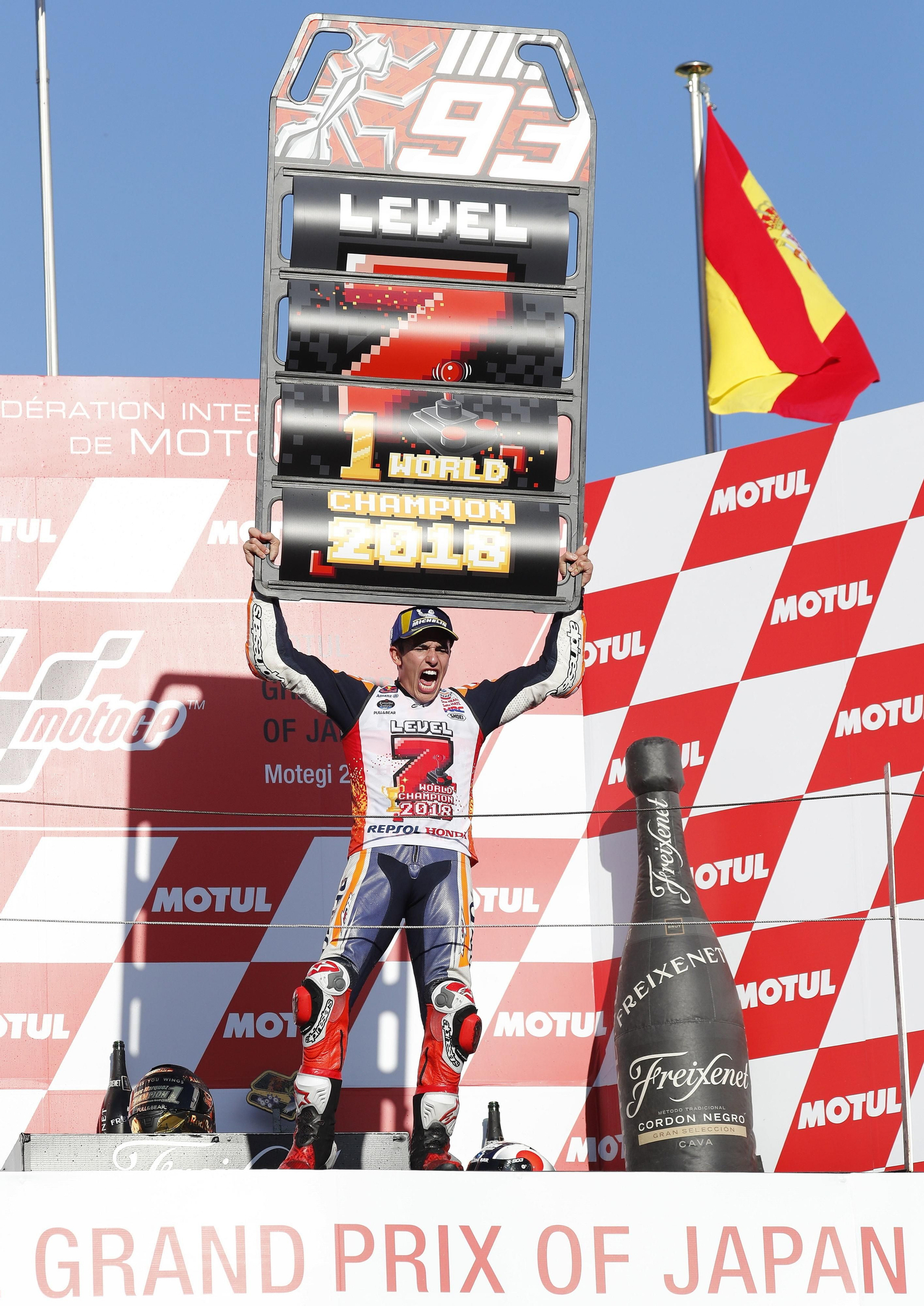 Márquez celebra su título