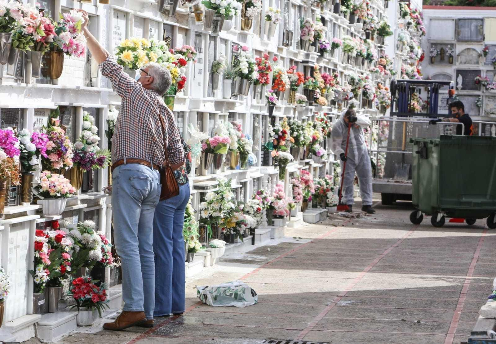 Visitas al cementerio de San Fernando, del pasado noviembre.