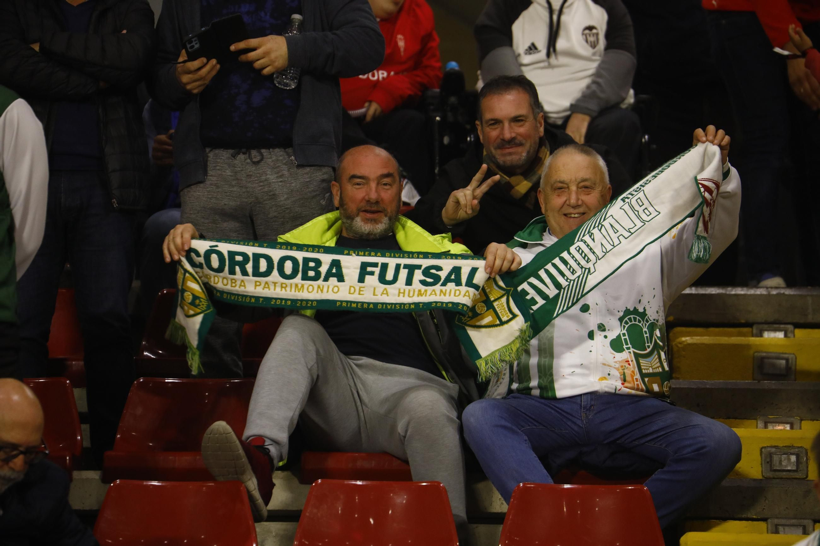 Las mejores fotos de un Córdoba Futsal - Valdepeñas con marcado carácter solidario