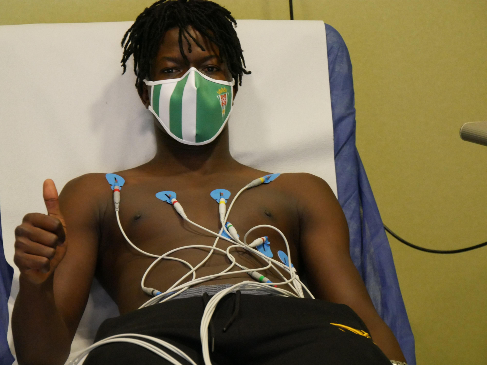 El Córdoba CF echa a andar: las fotos de los reconocimientos médicos