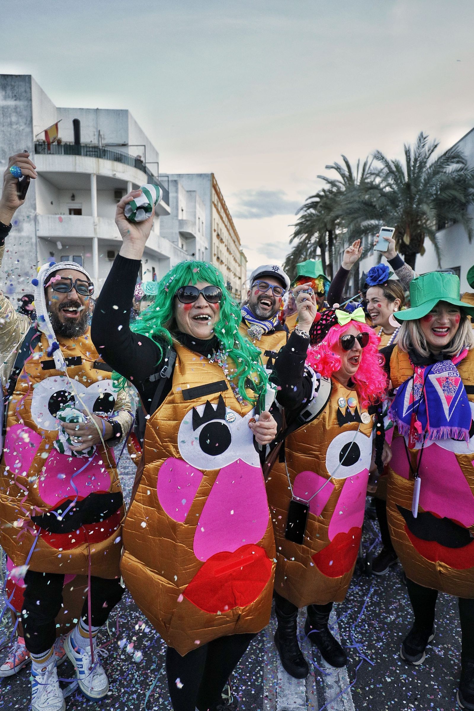 La cabalgata del humo del Carnaval de Cádiz 2023, en imágenes