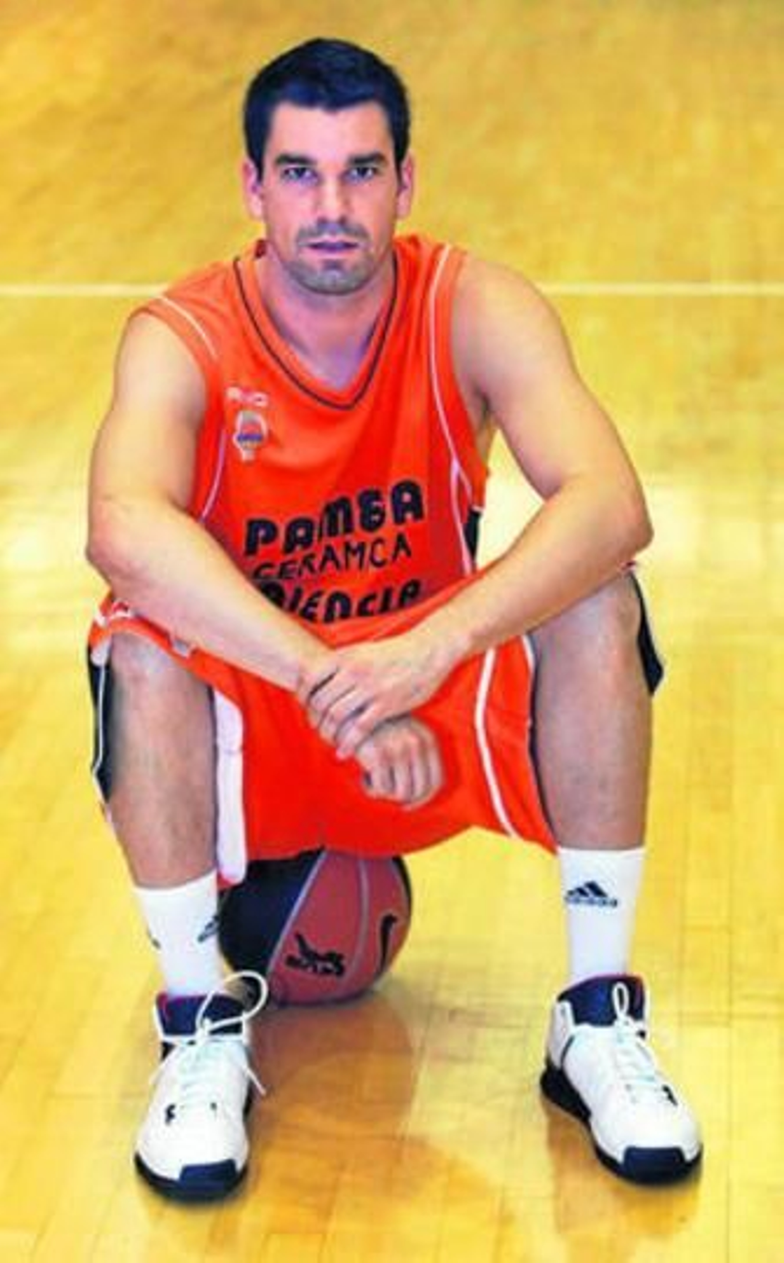 Rafa Martínez posa el día de su presentación en Valencia.