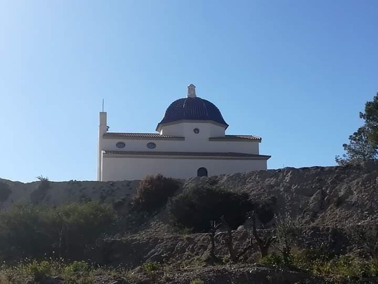 El nuevo templo se ubica en la entrada al municipio por la antigua Carretera Nacional.