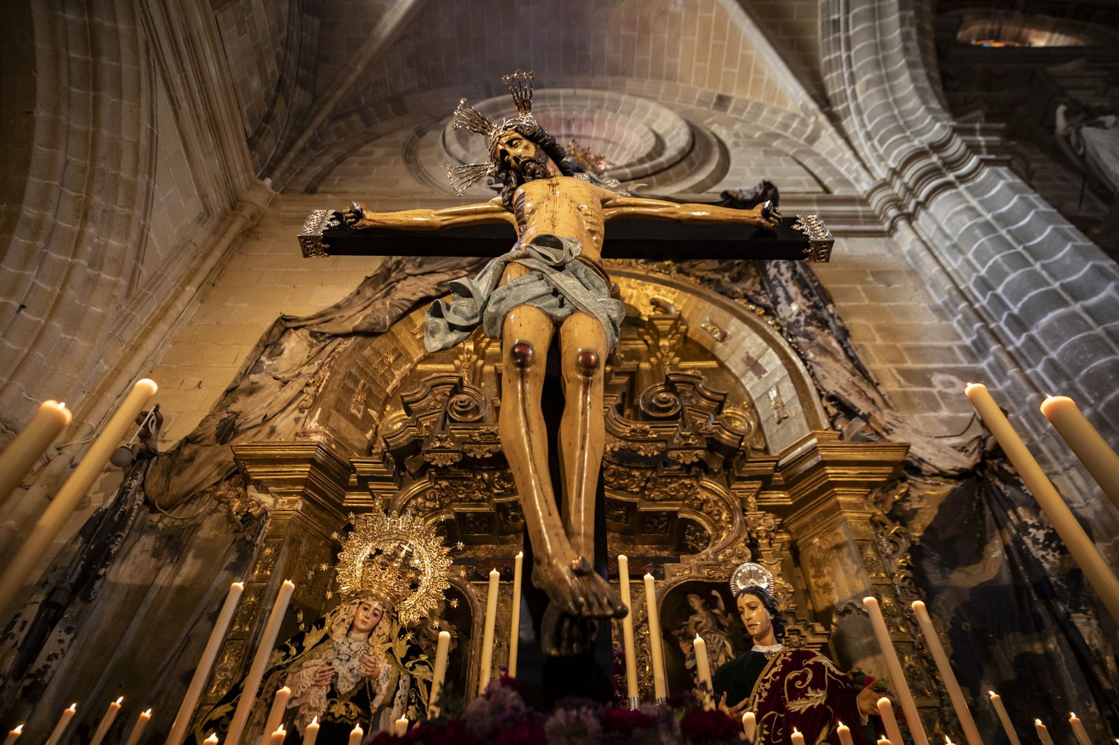 Las imágenes de los besapiés y besamanos del tercer Domingo de Cuaresma en Jerez: veneraciones del centro a los barrios