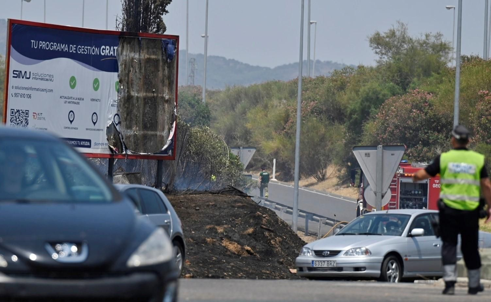 Las imágenes del incendio junto al Carrefour Zahira