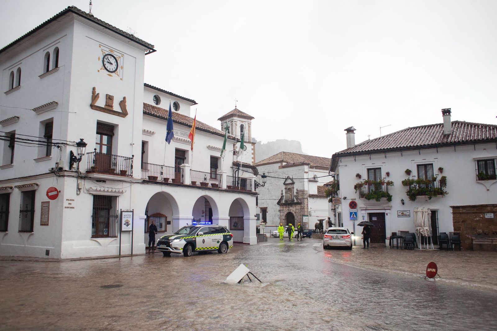Las imágenes de Grazalema el día del desalojo