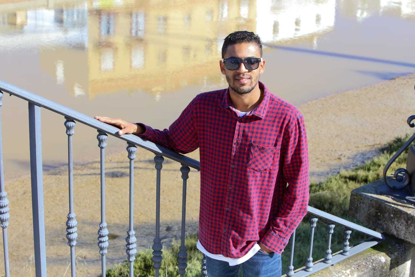 Román posa en su Chiclana natal, donde jugará esta temporada.