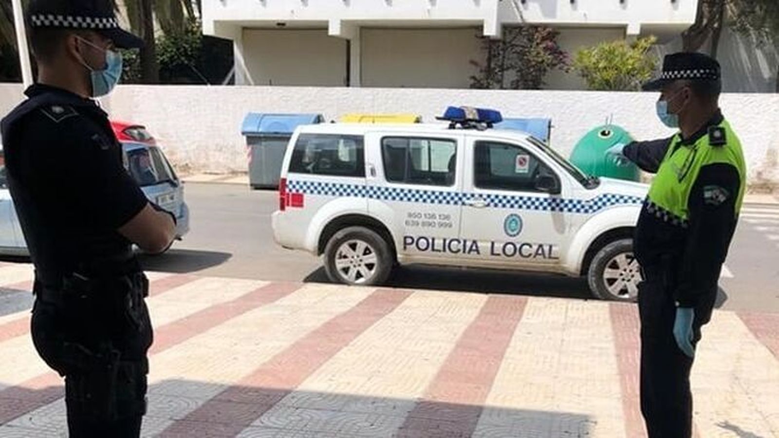 Agentes de la Policía Local de Carboneras.