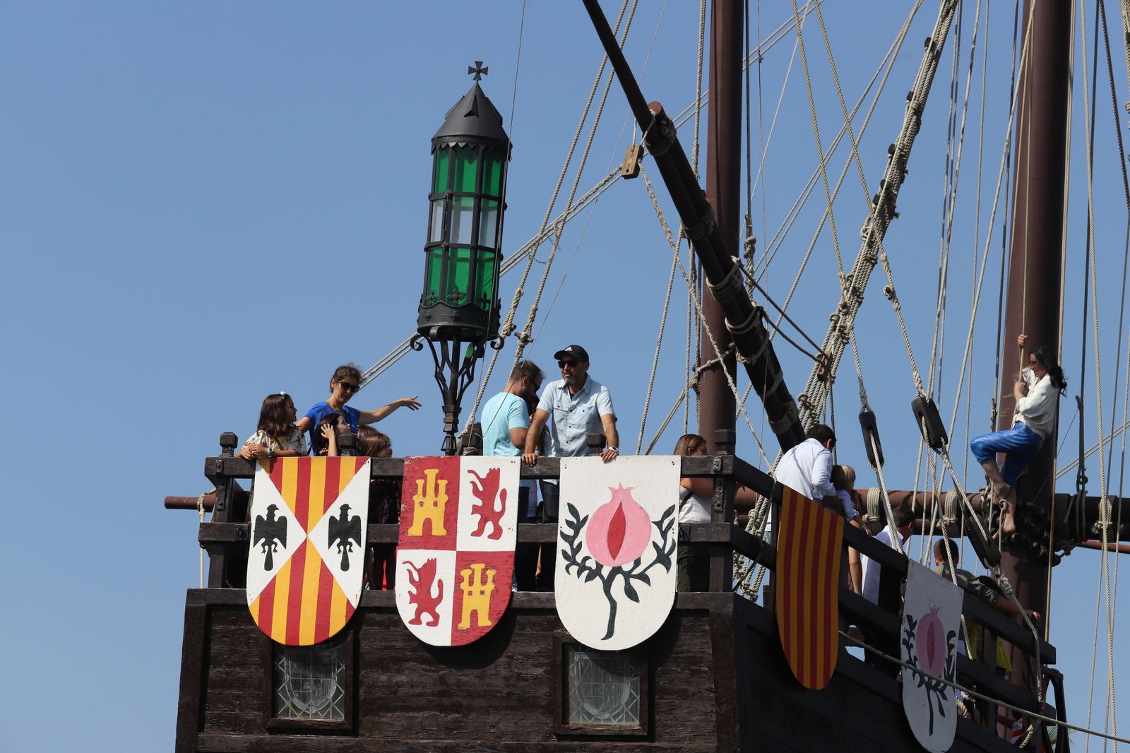 Imágenes de la jornada de puertas abiertas en el Muelle de las Carabelas