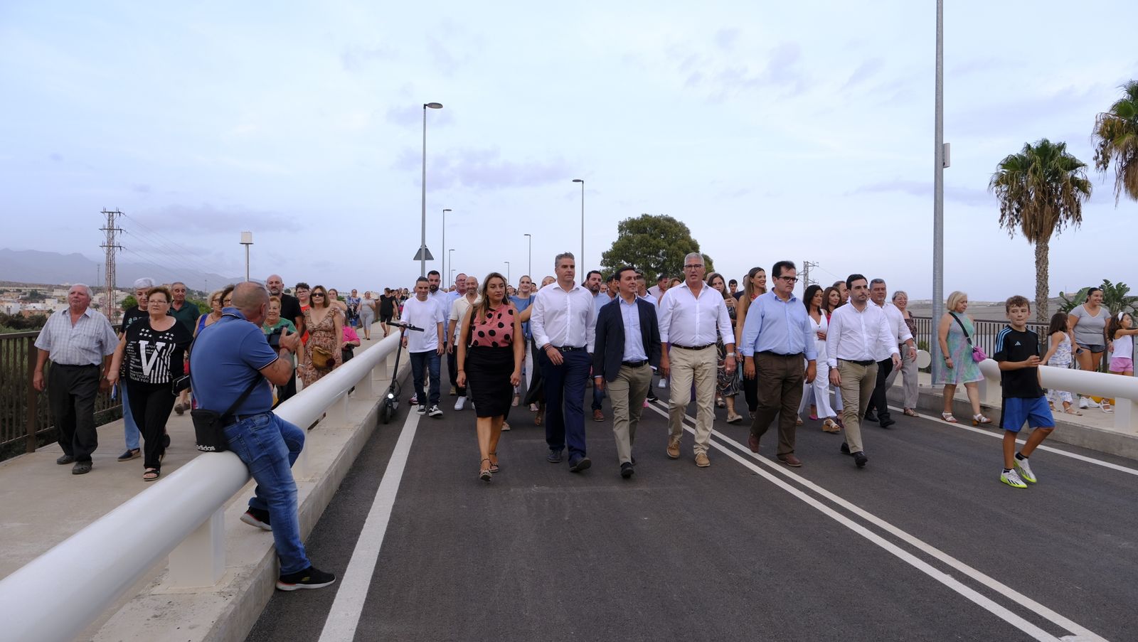 Imágenes de la inauguración del puente que une Huércal de Almería y Viator