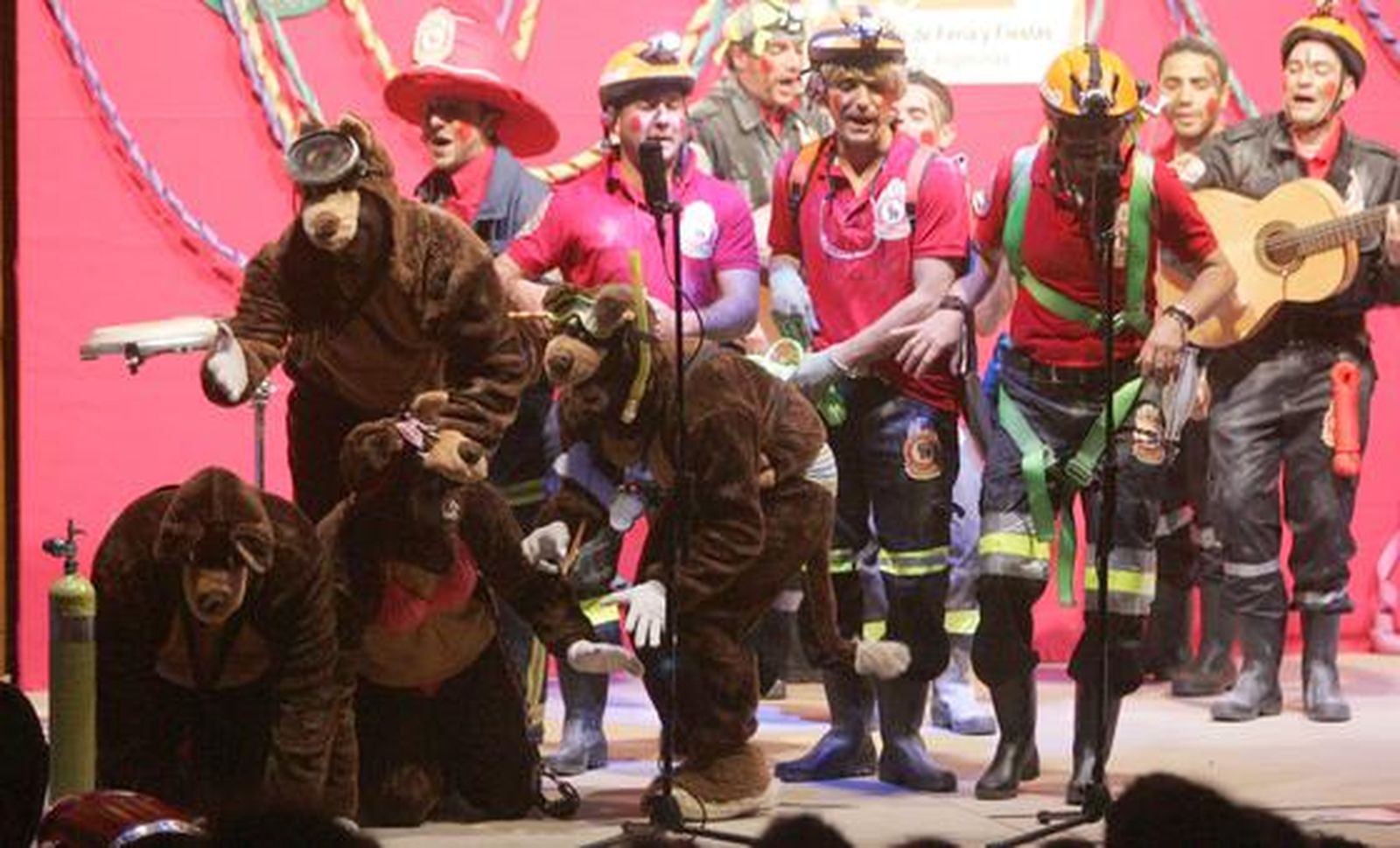 Chirigota sanroqueña 'Los rescatadores'

Foto: José María Quiñones