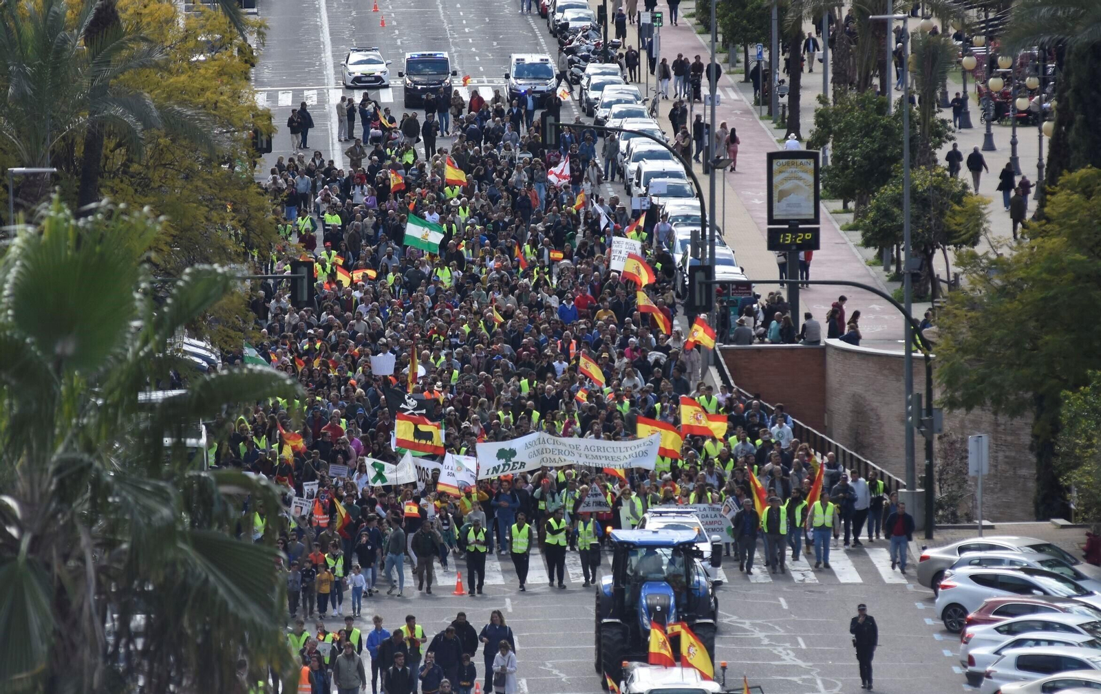 La protesta de los agricultores de Córdoba, en imágenes