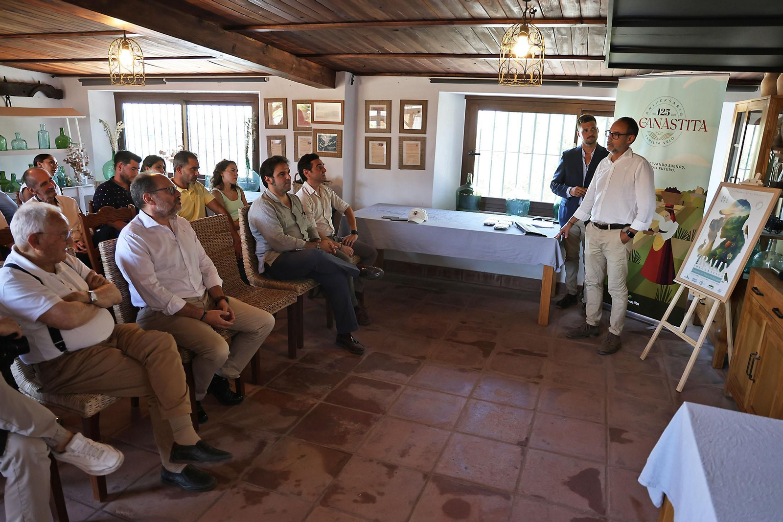 Imágenes de la entrega de premios del I Rally Fotográfico del Entorno de la Finca El Bosque Imágenes de la entrega de premios del I Rally Fotográfico del Entorno de la Finca El Bosque