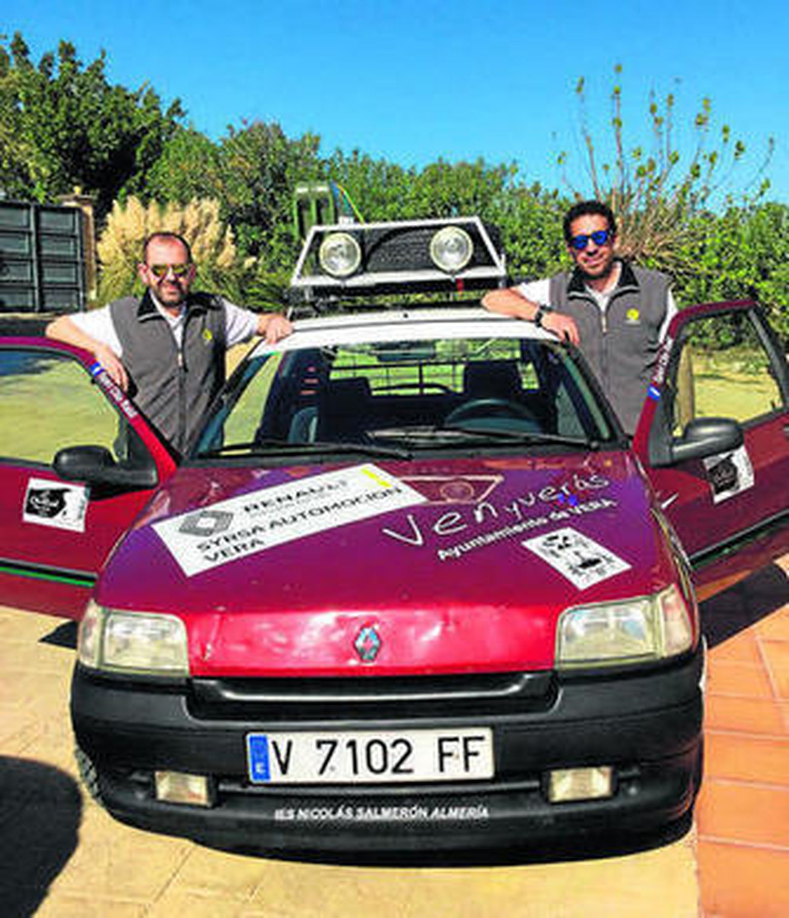 Dos verantenses en la caravana de Reanult Clio que recorre Marruecos
