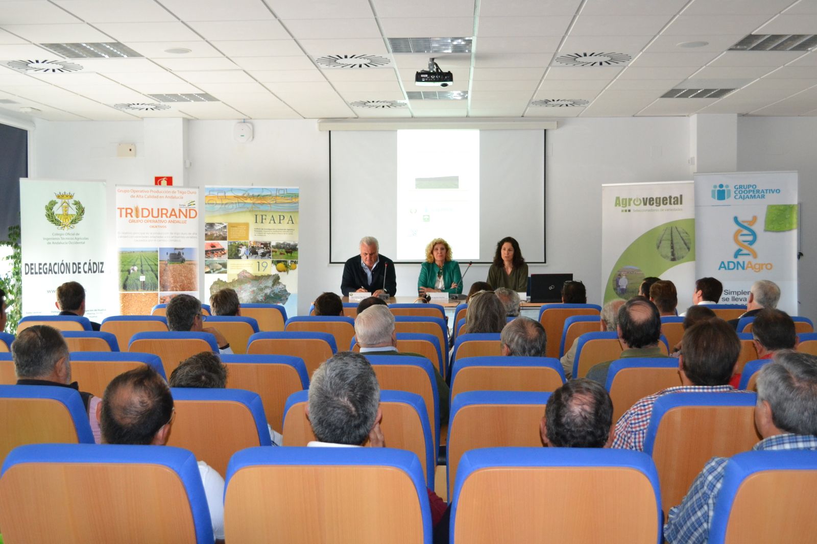 Un momento de la inauguración de las jornadas sobre el trigo organizadas por Coitand en el Rancho de la Merced.