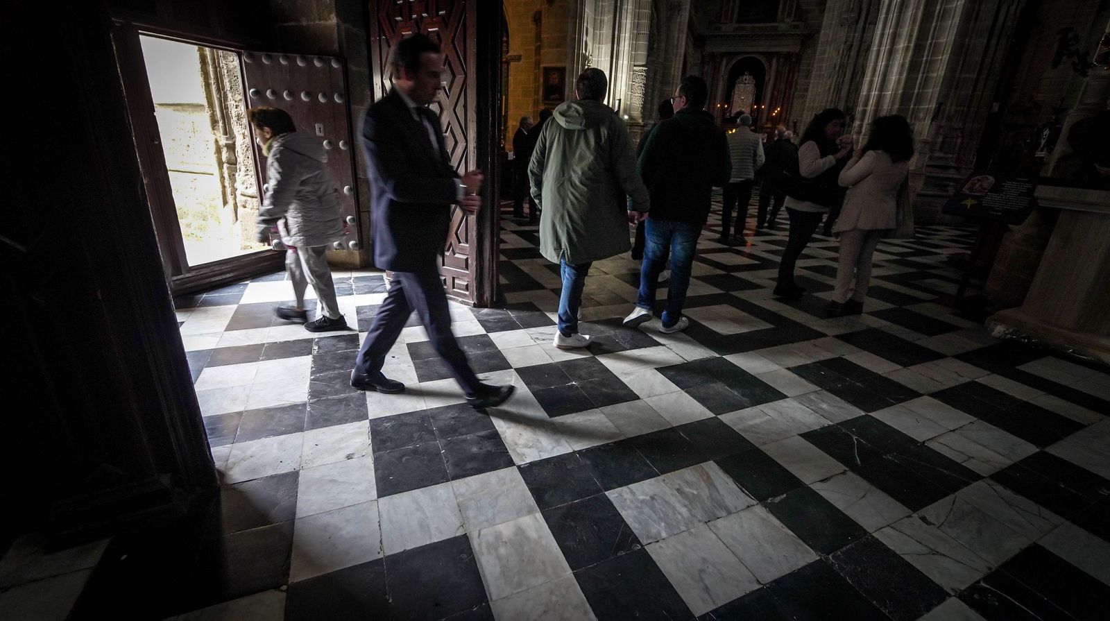 Las imágenes del Miércoles de Ceniza en Jerez: Veneraciones en San Miguel, San Lucas, San Francisco y Capuchinos