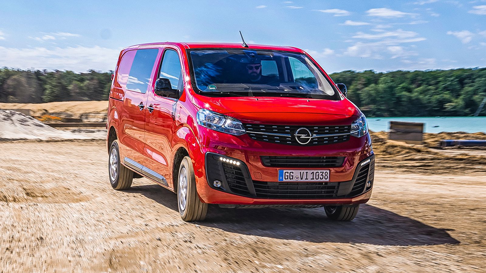 El Vivaro es el mayor best-seller de Opel en la oferta de industriales. Su equivalente de pasajeros es el Zafira.