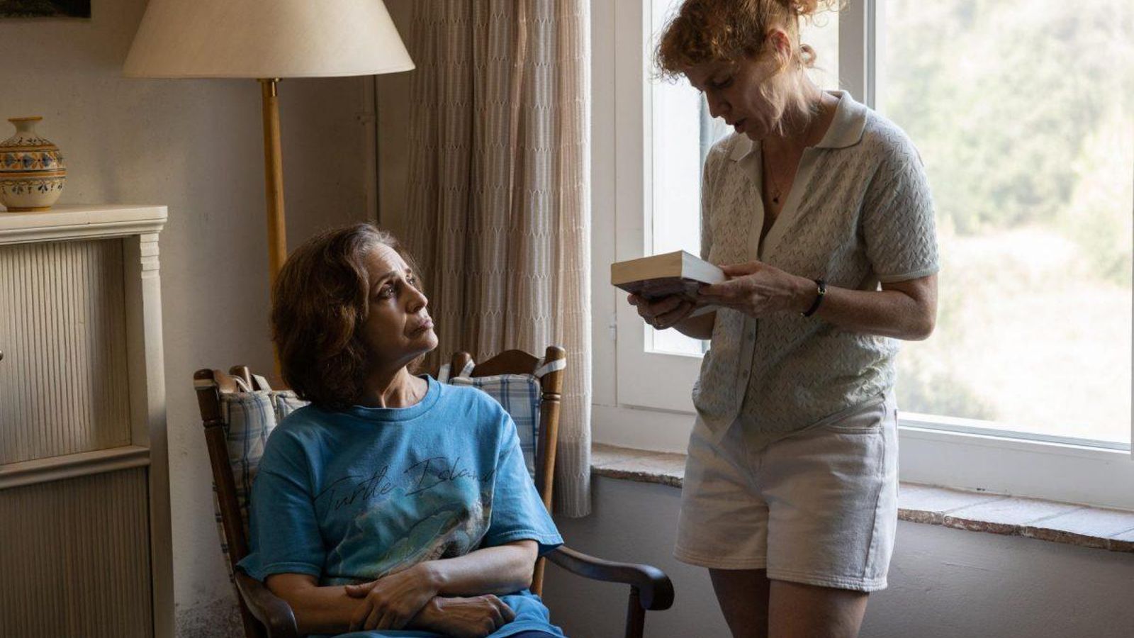 Adriana Ozores y María Vázquez, en 'Los pequeños amores'.