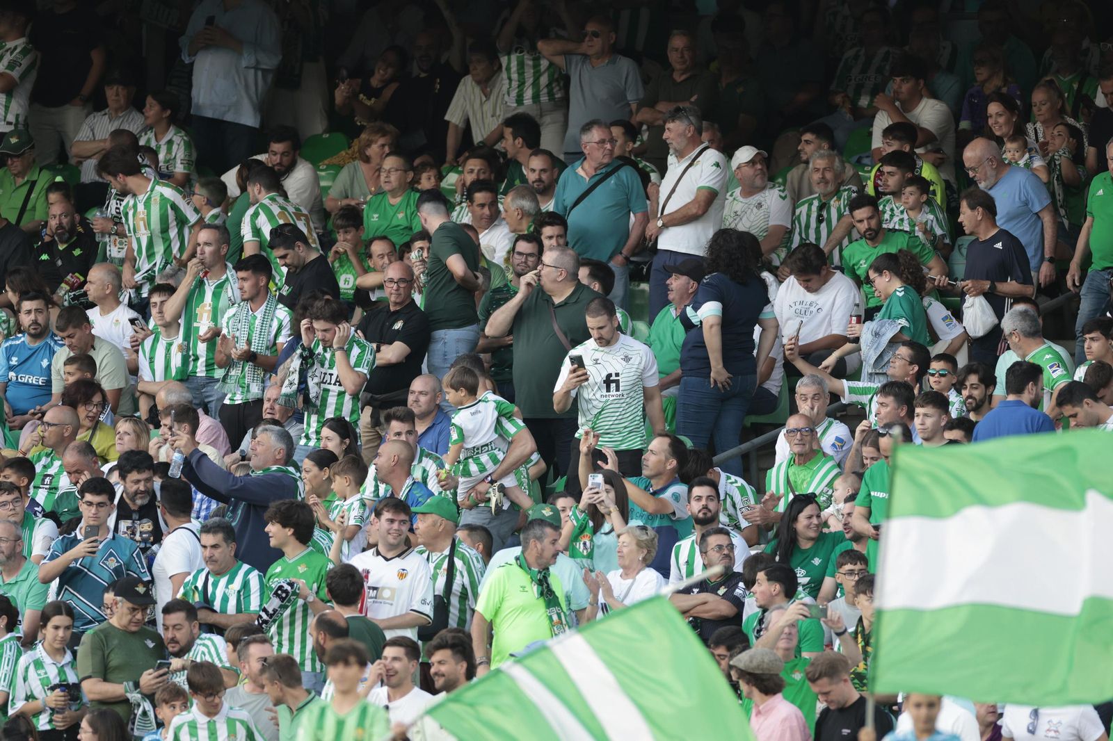 Búscate en las fotos del Betis - Valencia