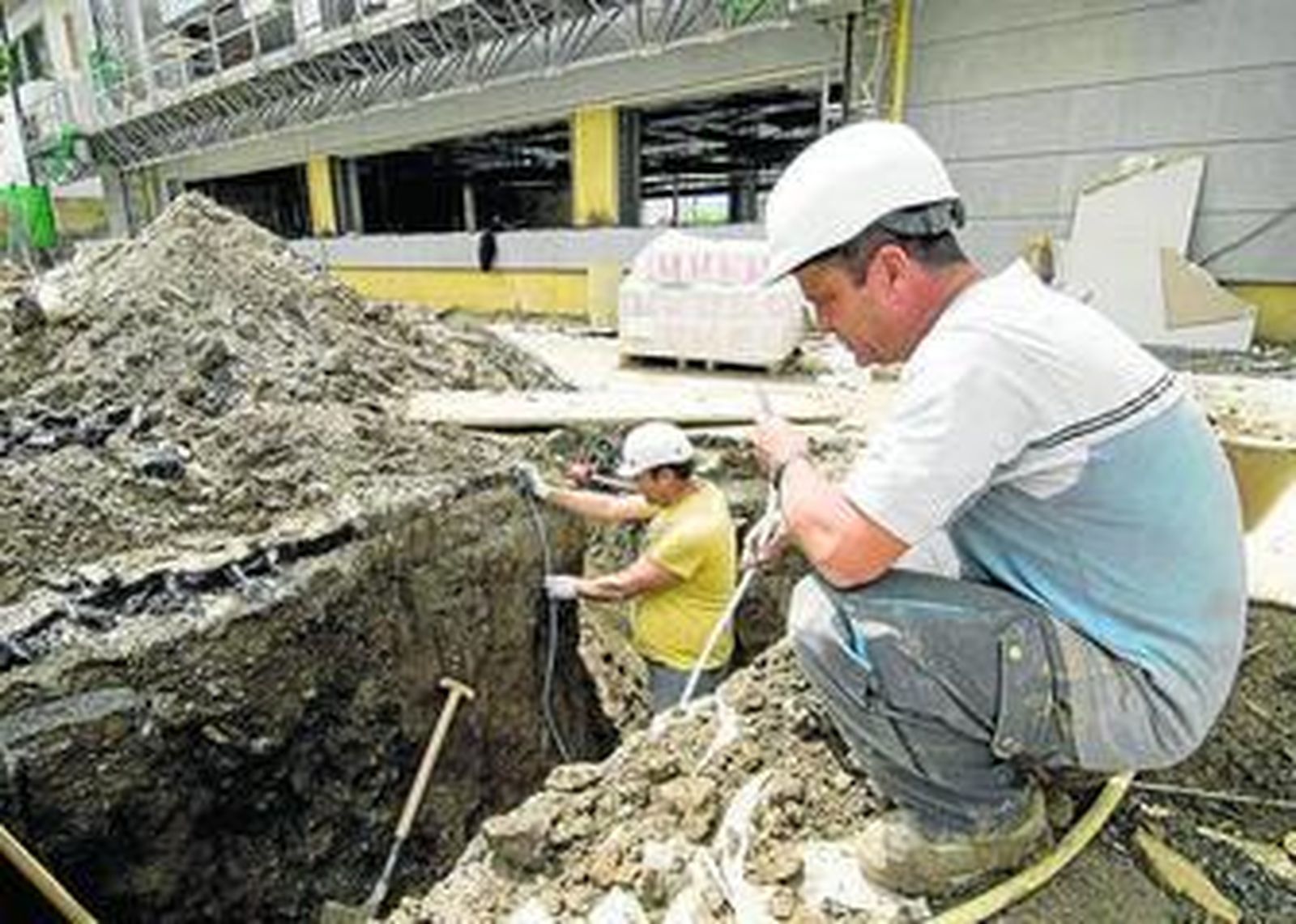 Las mujeres muestran más factores de riesgo psicosocial y los hombres más problemas cardiovasculares.