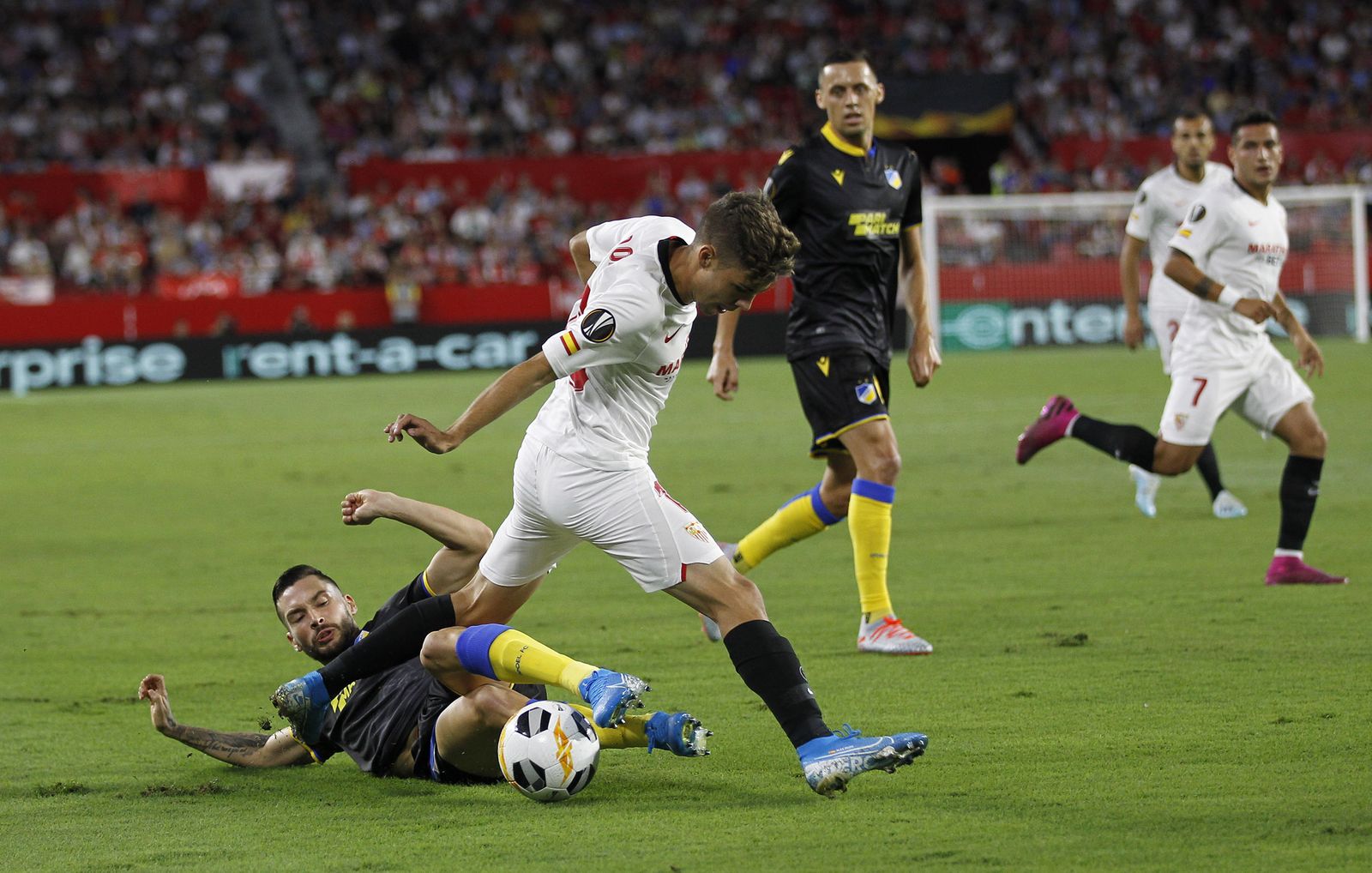 Las fotos del Sevilla-Apoel