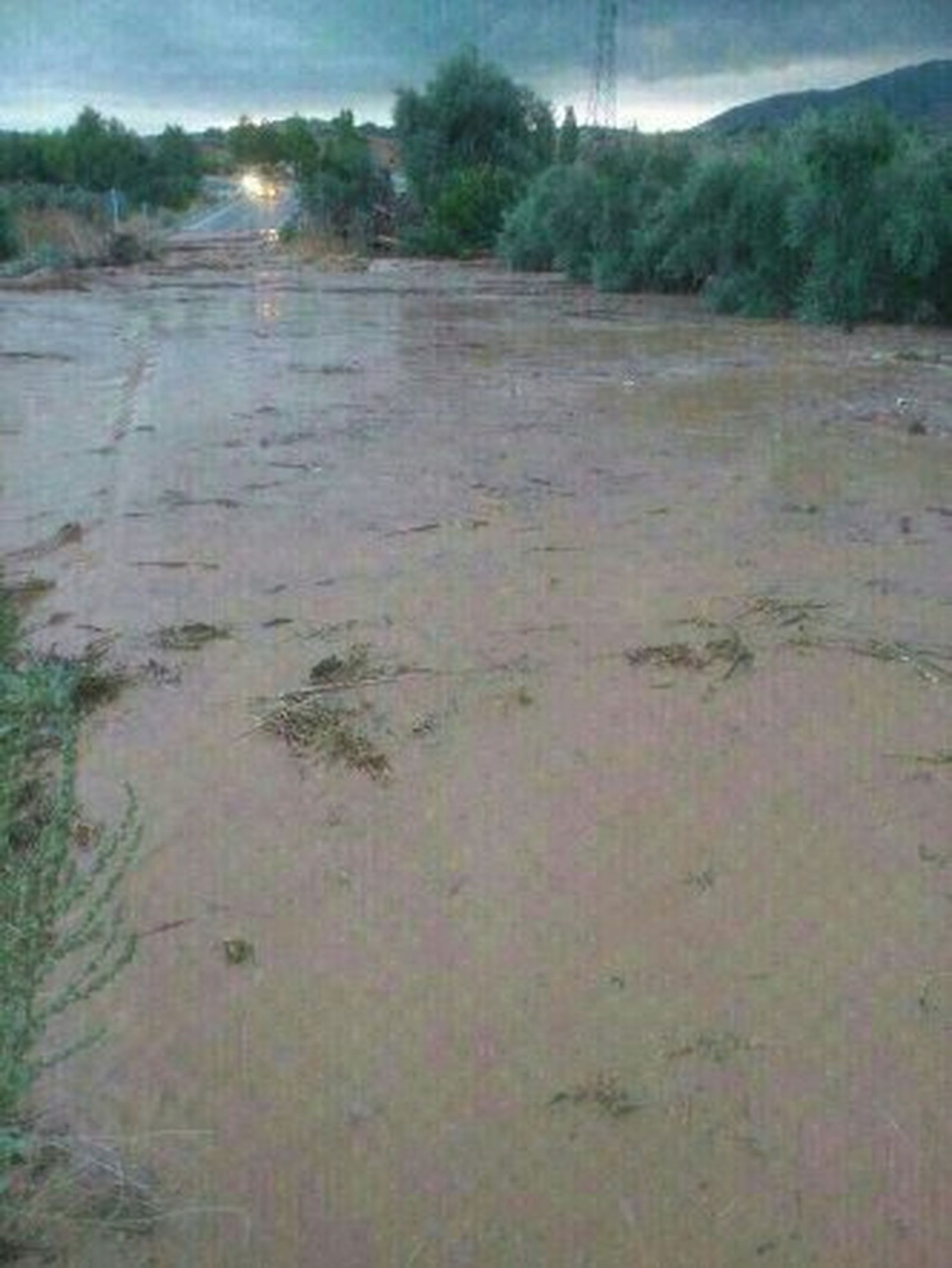 Suspenden la búsqueda del ocupante de un vehículo en Iznalloz