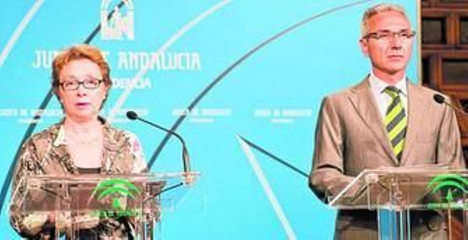 Martínez Aguayo y Vázquez, ayer en la rueda de prensa posterior al Consejo de Gobierno.