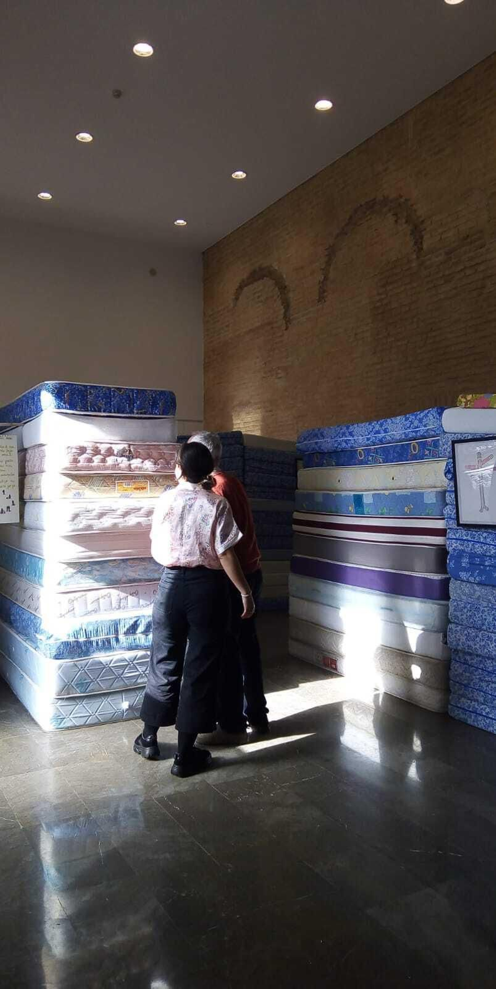 Los colchones serán donados a los asentamientos afectados por los incendios de Huelva.