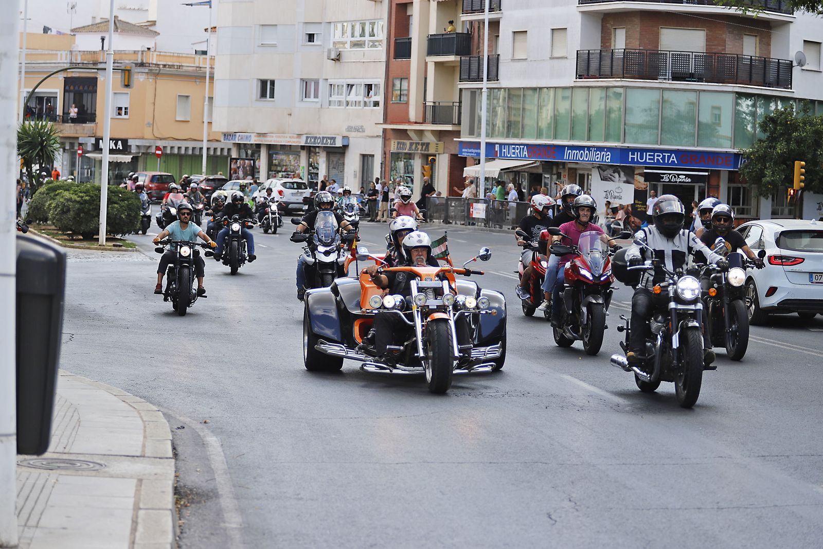 Las motos del club Descubridores toman las calles de Huelva