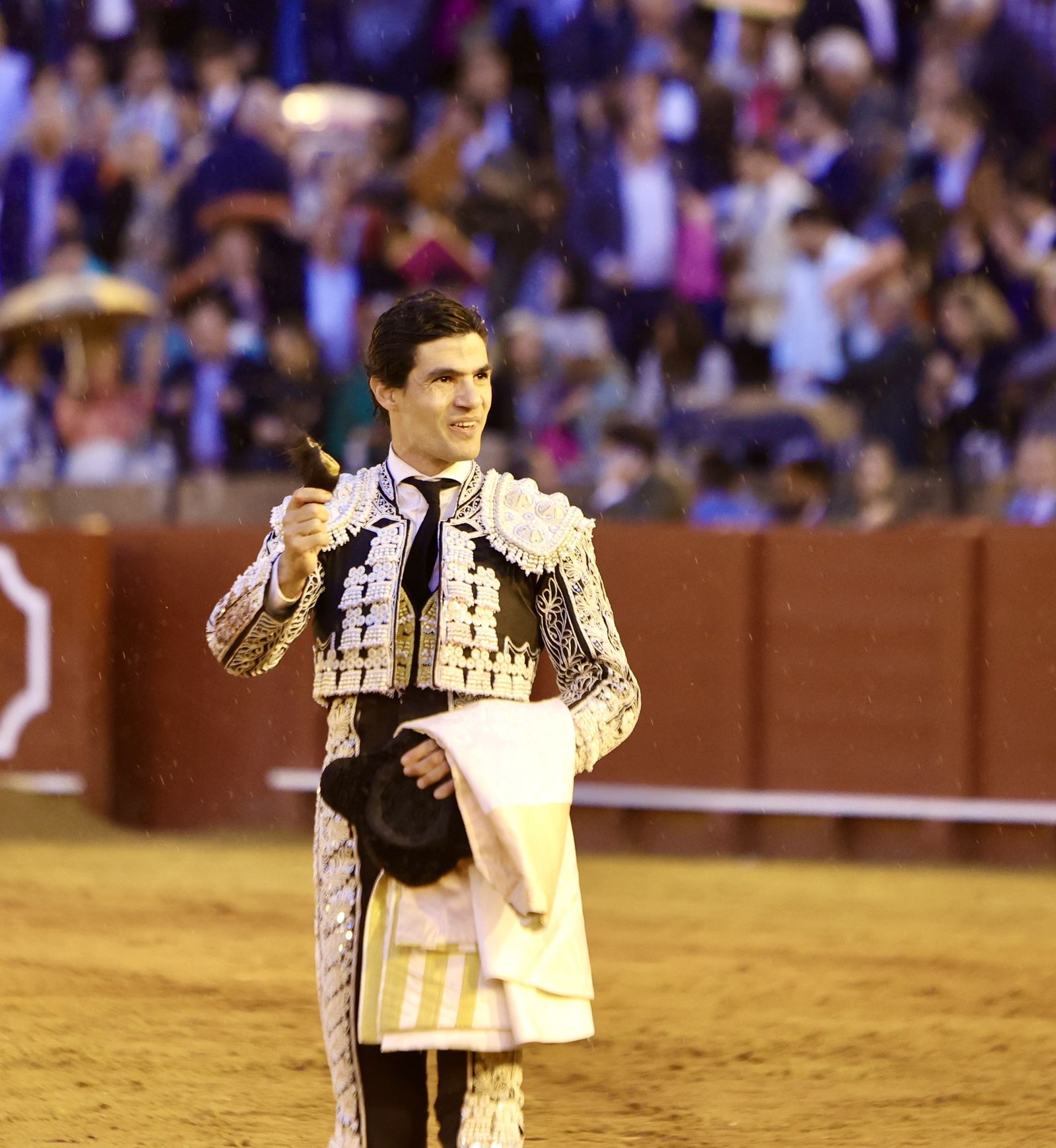 Las mejores imágenes de la corrida de toros de Juan Ortega, Roca Rey y Pablo Aguado