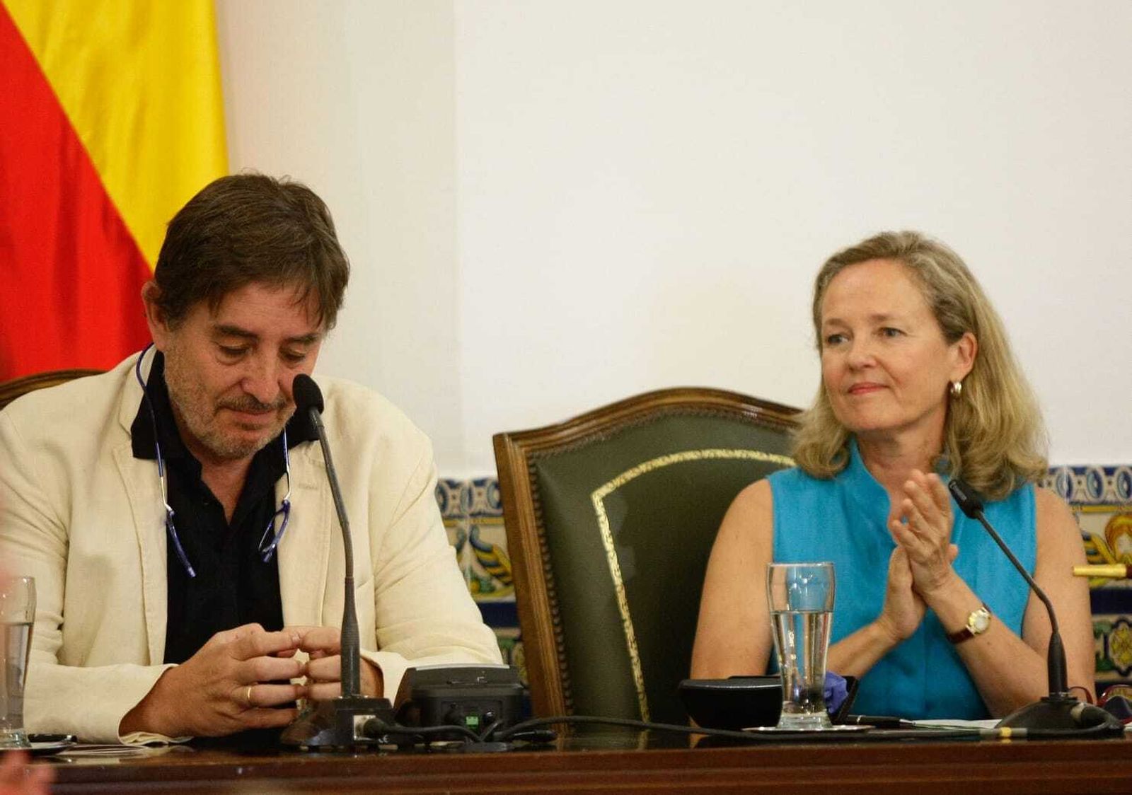 Las imágenes del emotivo nombramiento de Almudena Grande en Rota