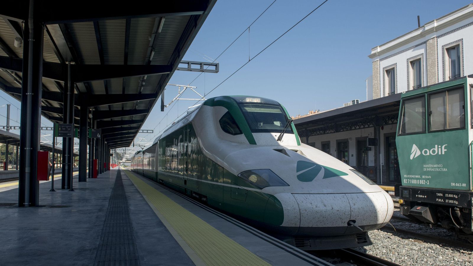 Llegada del primer AVE a Granada.