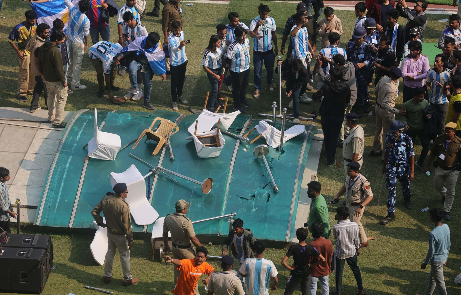 Las fotos de los disturbios por una visita de Leo Messi a Calcuta