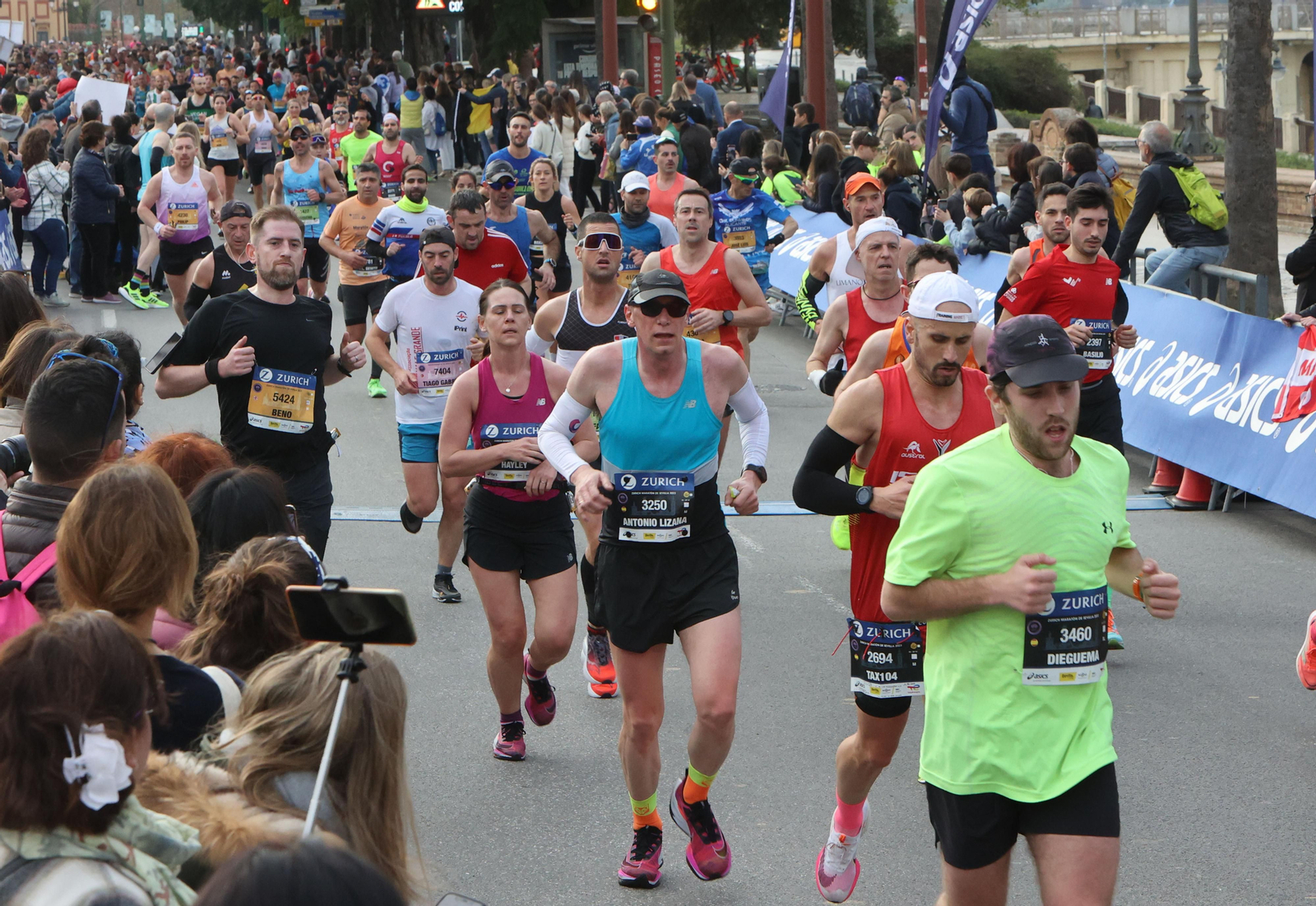 Búscate en la maratón de Sevilla 14