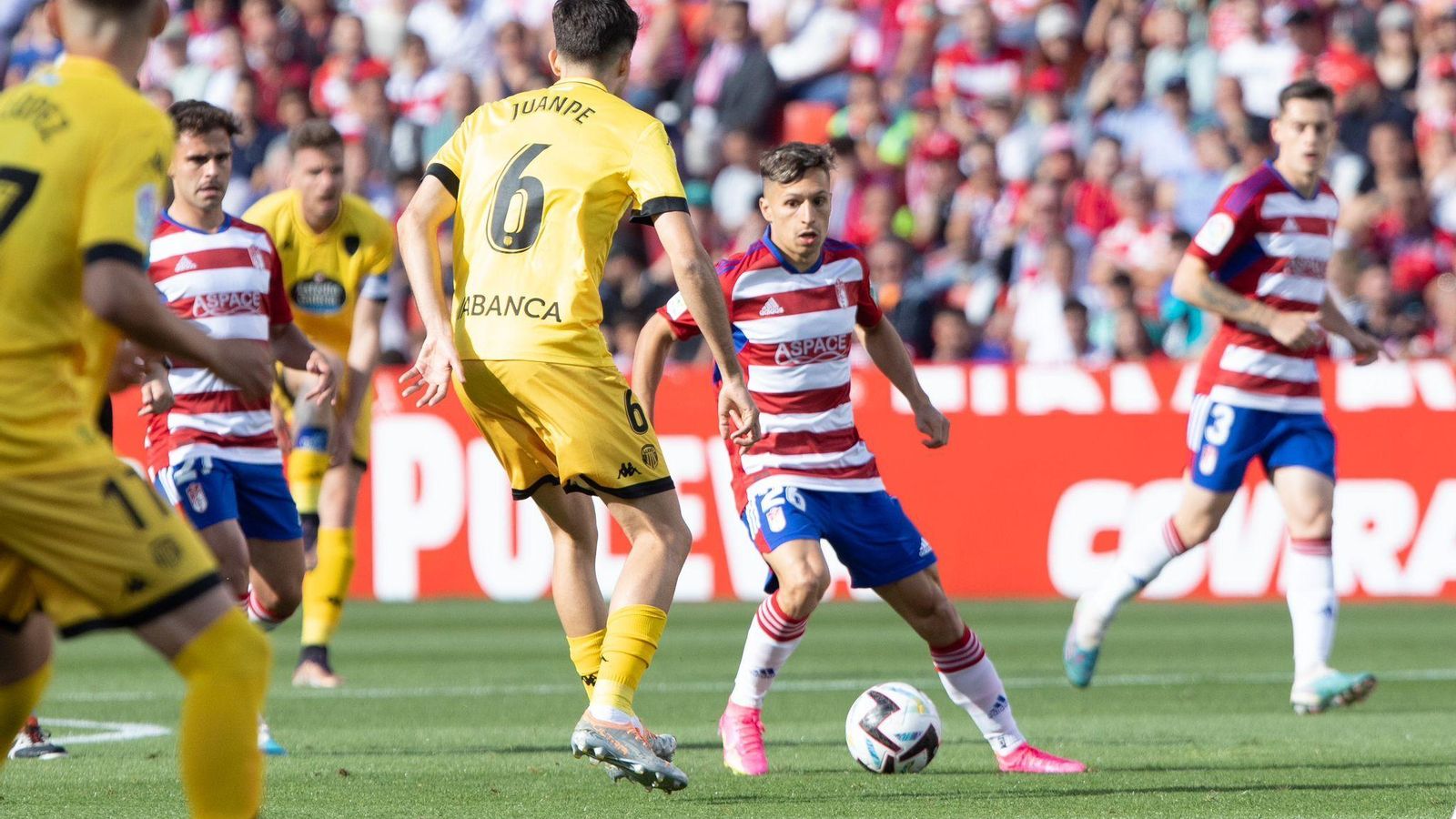 Bryan, en un momento del partido ante el Lugo