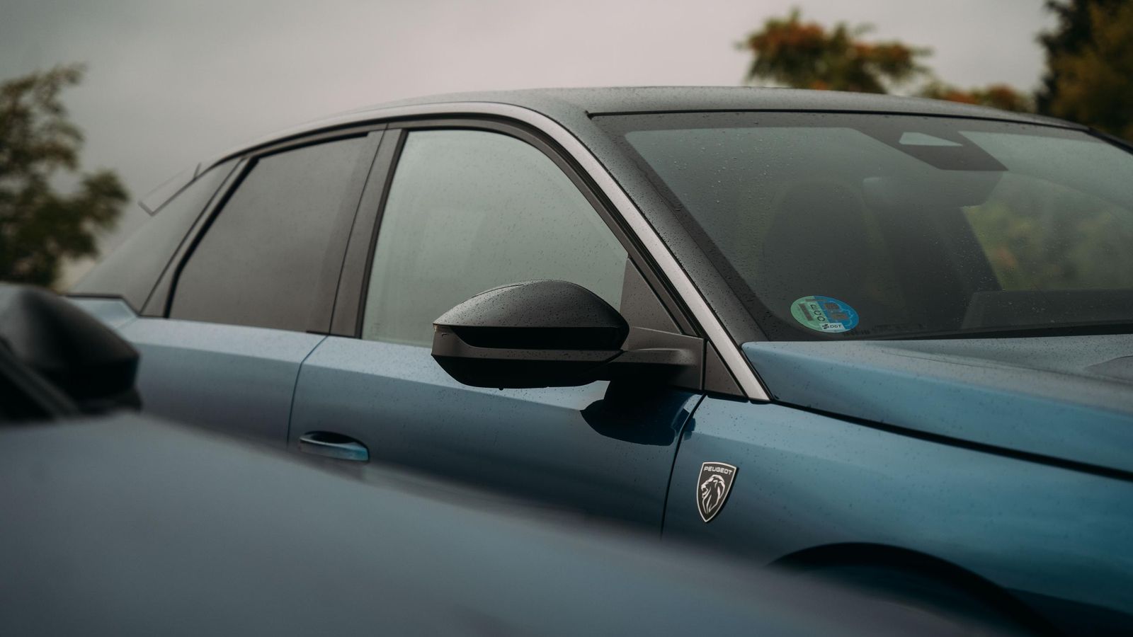 Gracias a este sistema microhíbrido de 48 voltios el Peugeot 3008 dispone de la etiqueta Eco en su parabrisas.