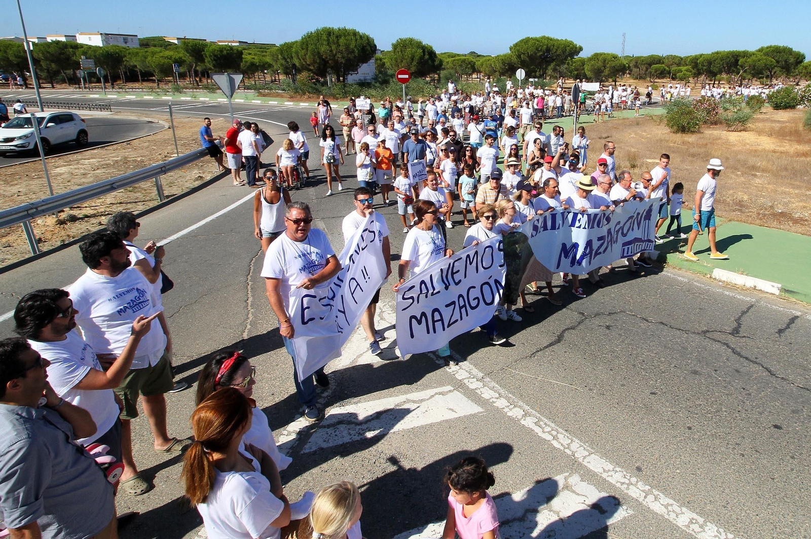La manifestación "Salvemos Mazagón" en imágenes