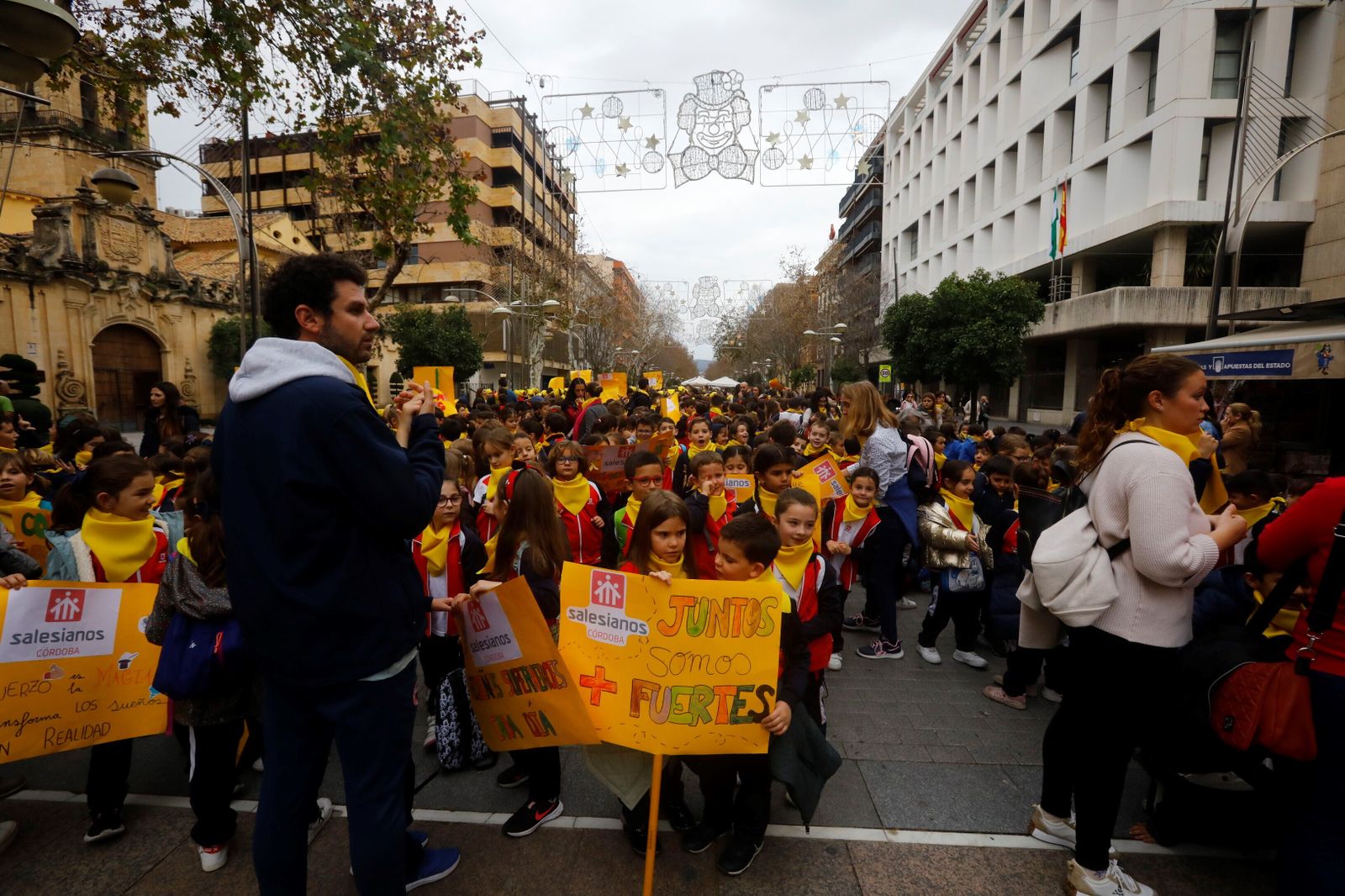 La marcha del Día Mundial Contra el Cáncer Infantil en Córdoba, en imágenes