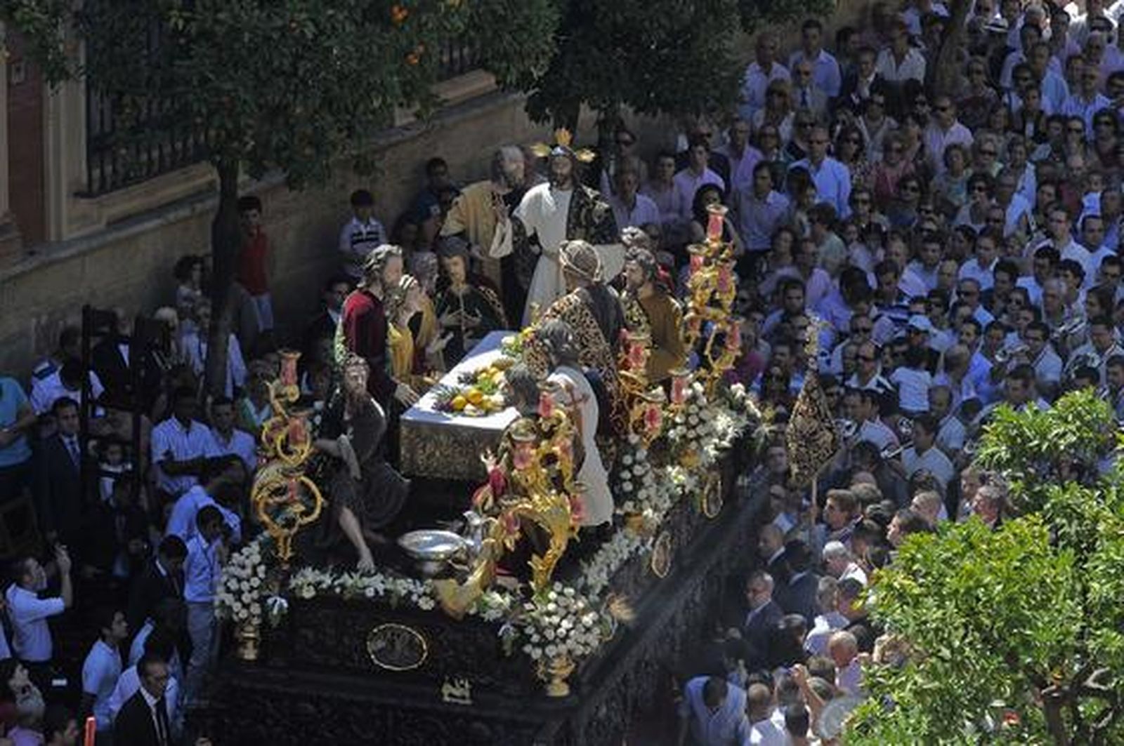 Traslado del misterio de la Cena

Foto: Juan Carlos Vazquez