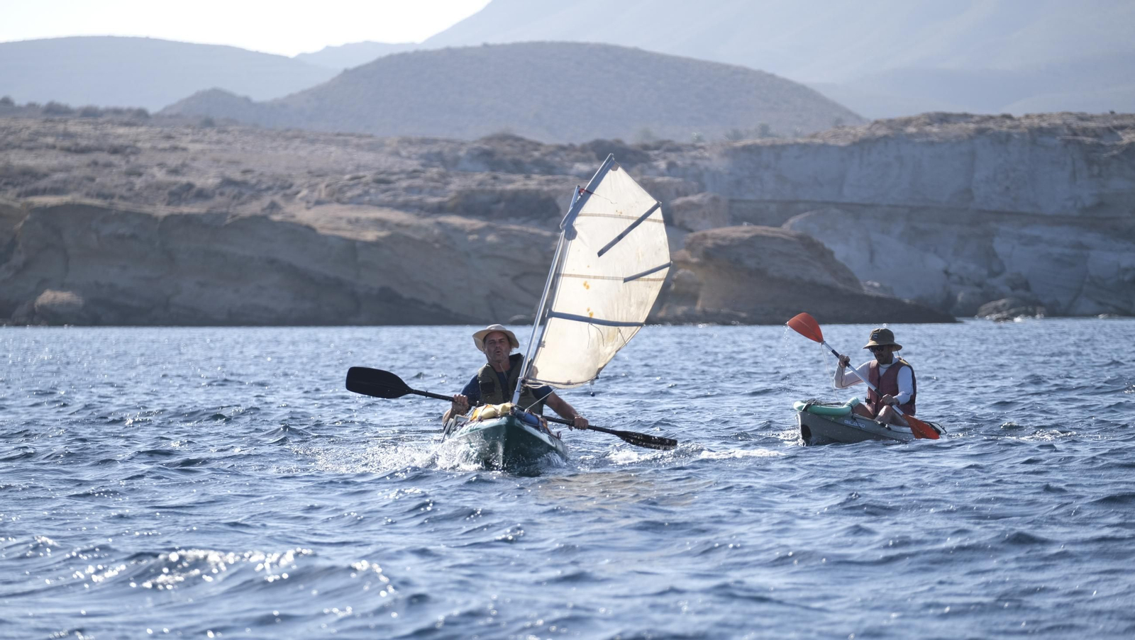 Una jornada con el servicio marítimo de la Policía Local de Níjar, en imágenes