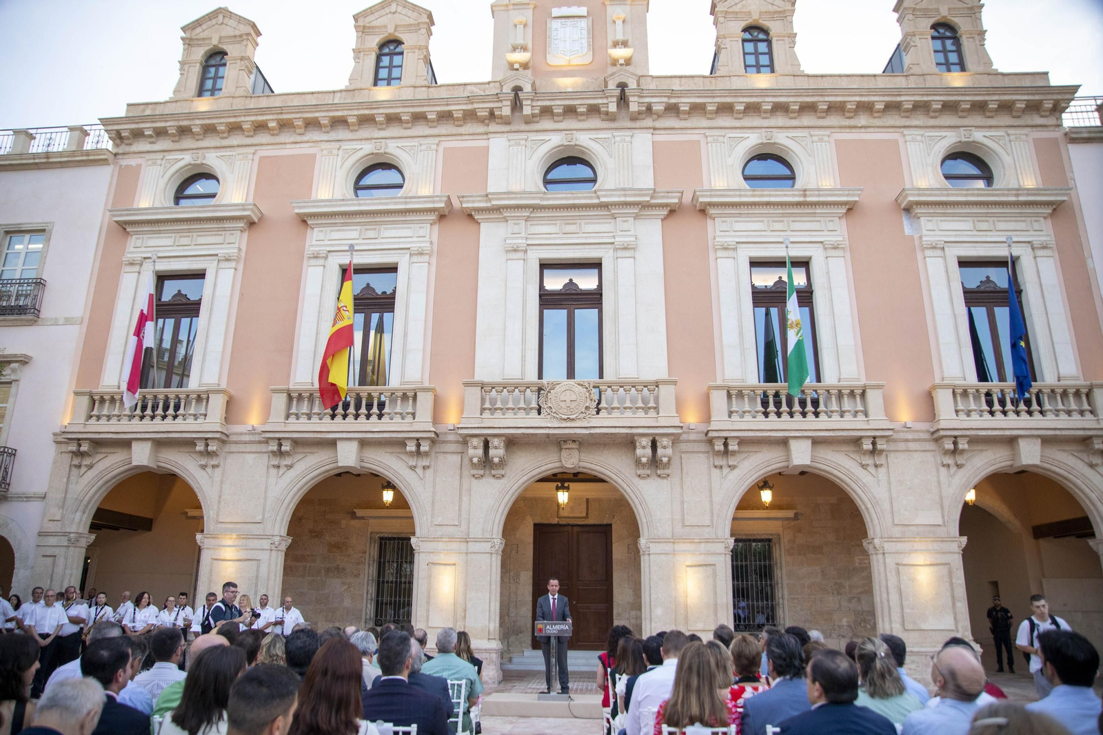 Las imágenes de la inauguración de la Plaza de la Constitución en Almería