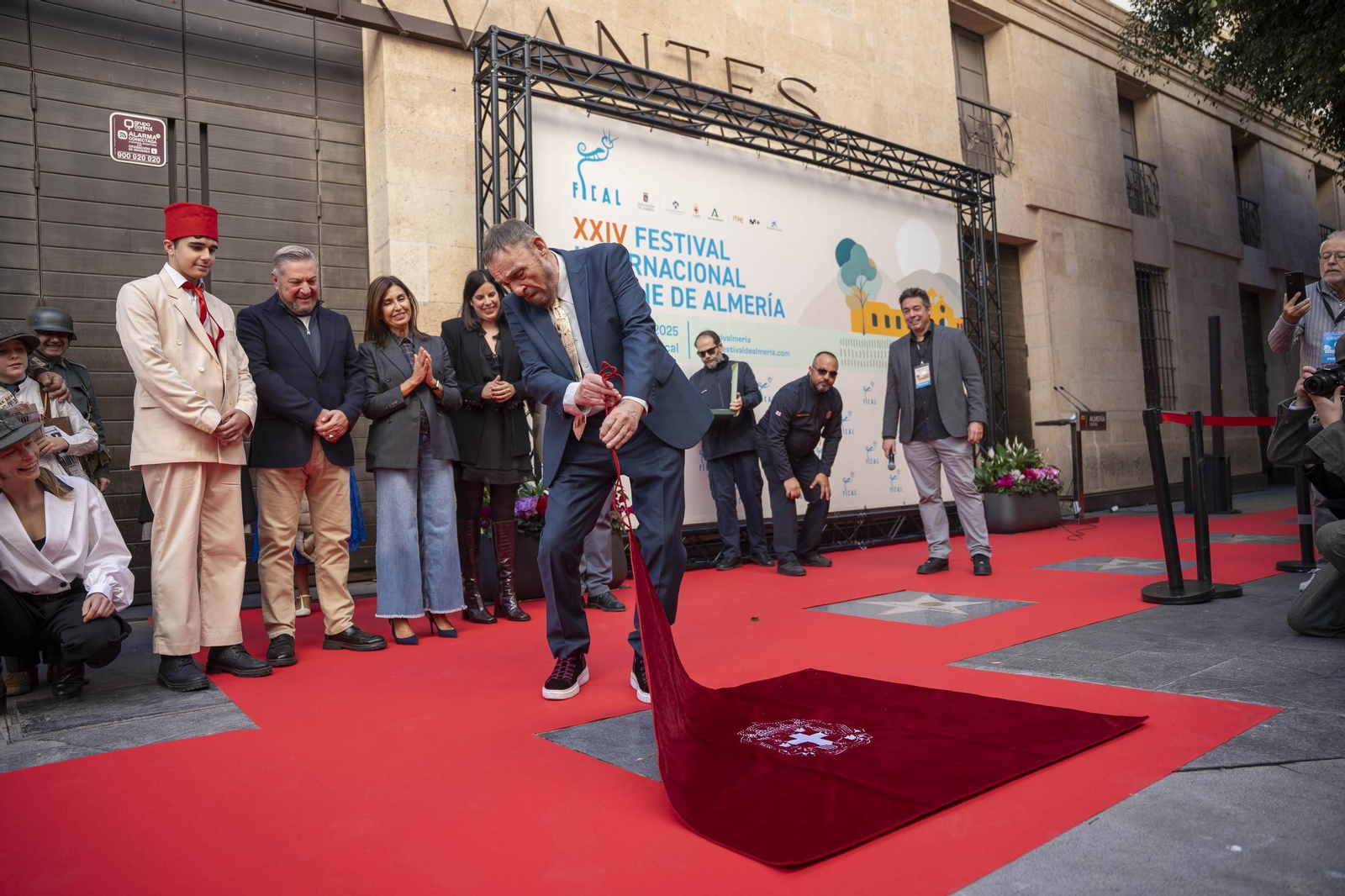 La estrella a JOHN RHYS-DAVIES luce en el paseo de la fama de Almería