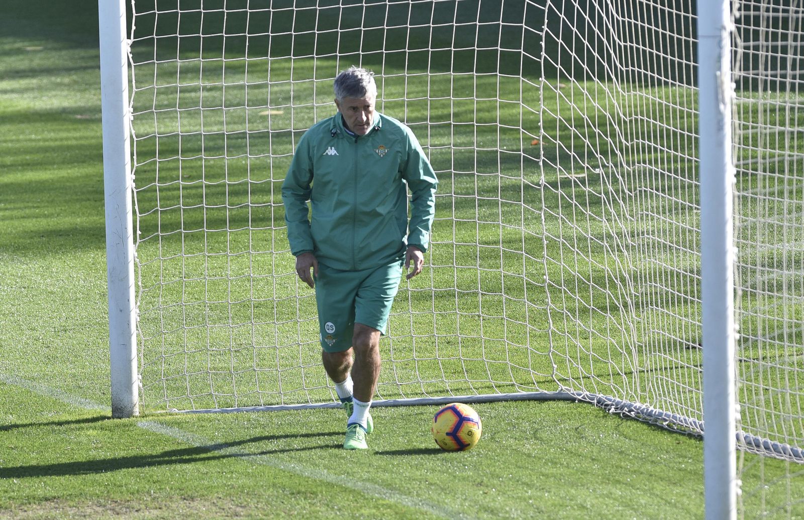 Setién, durante el entrenamiento de ayer en la ciudad deportiva.