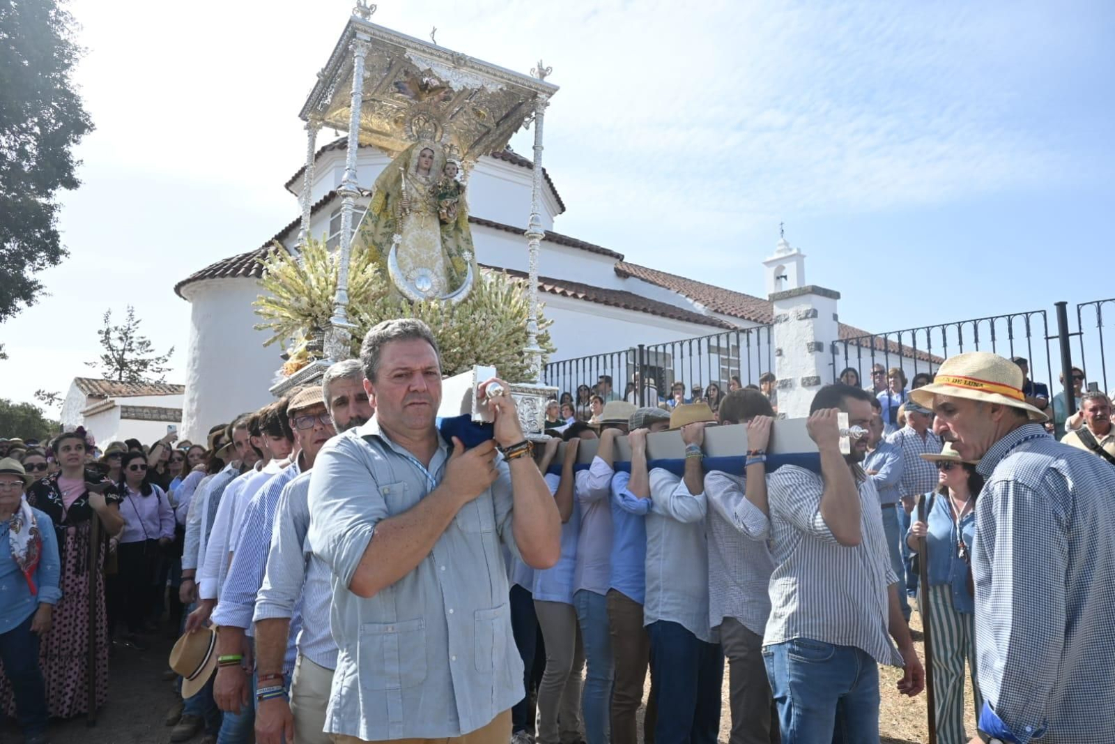 Traslado de la Virgen de Luna desde Villanueva de Córdoba al Santuario de la Jara